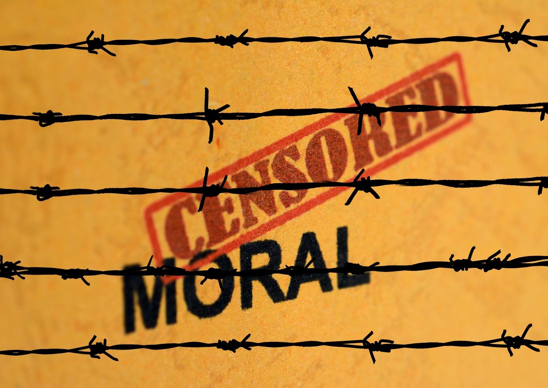 moral e censored escrito com fundo amarelo e desenhos de arames farpados